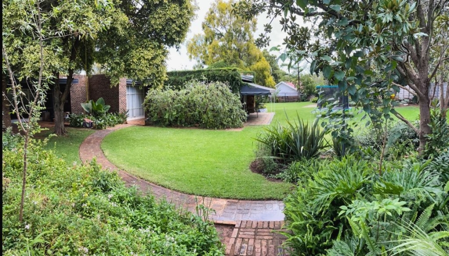 4 Bedroom Property for Sale in Wilkoppies North West